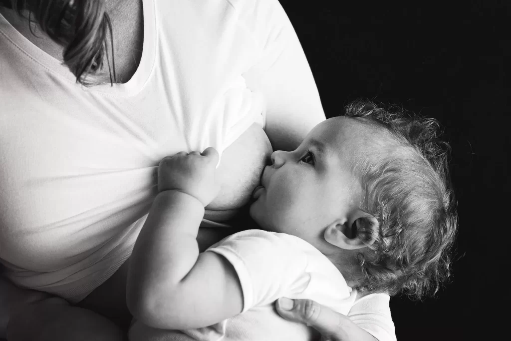 breastfeeding 2428378 1920 jpg webp
